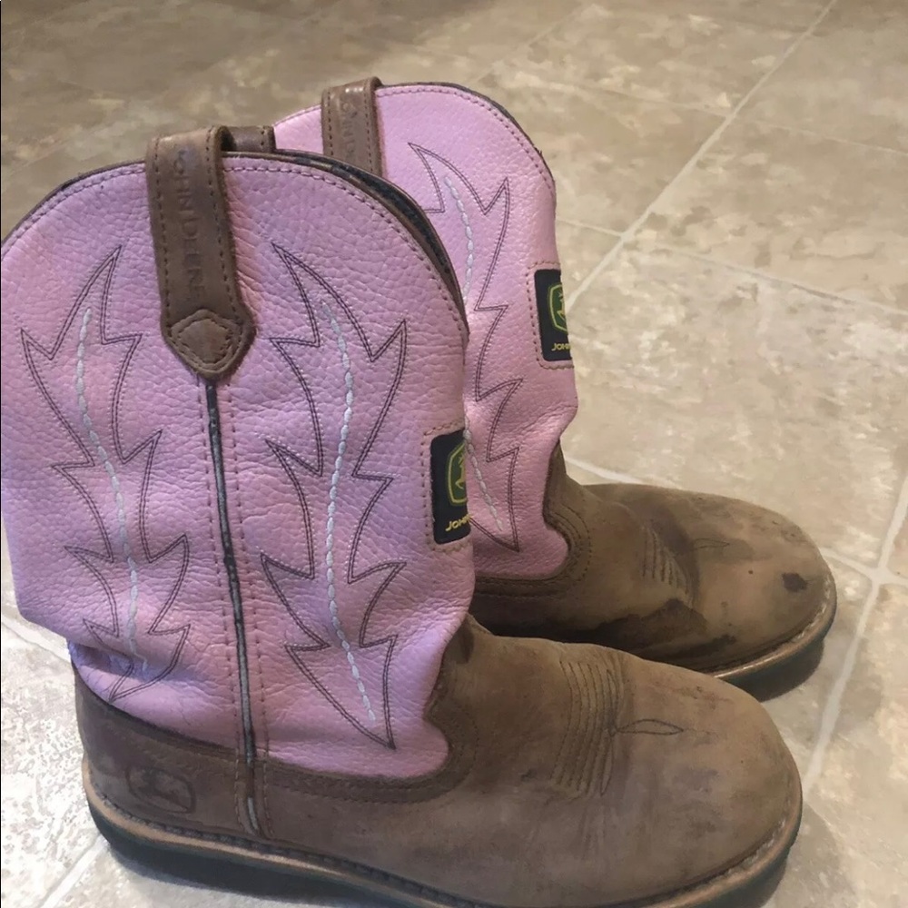 Women’s size 8 M John Deere boots pink
